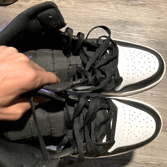 Jordan 1s mid to up for grabs - Picture 1 of 3